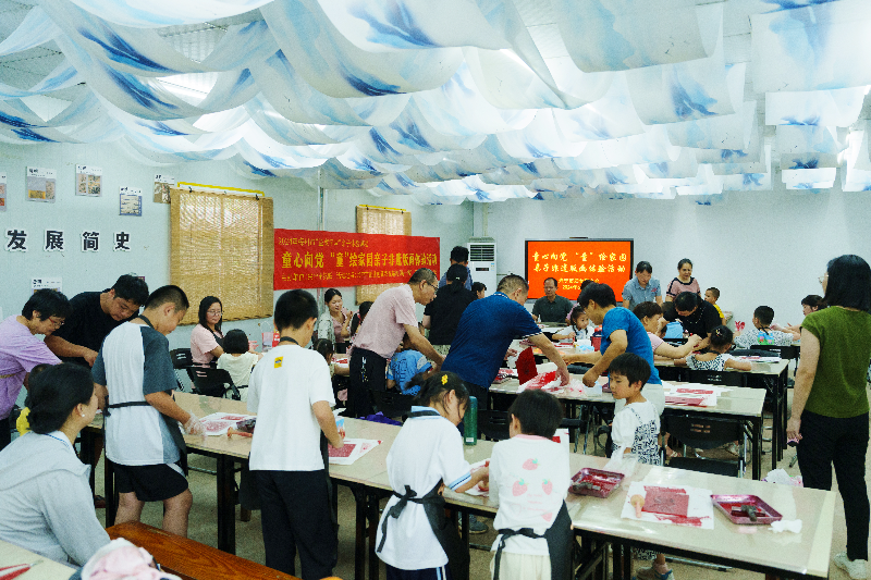 6月22日，市妇联在环球国际官网
巾帼创业创新农业基地（广东梅一客农业科技有限责任公司）开展童心向党  “童”绘家园非遗版画体验活动1.jpg