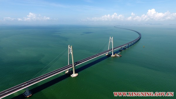 图一 港珠澳大桥.jpg
